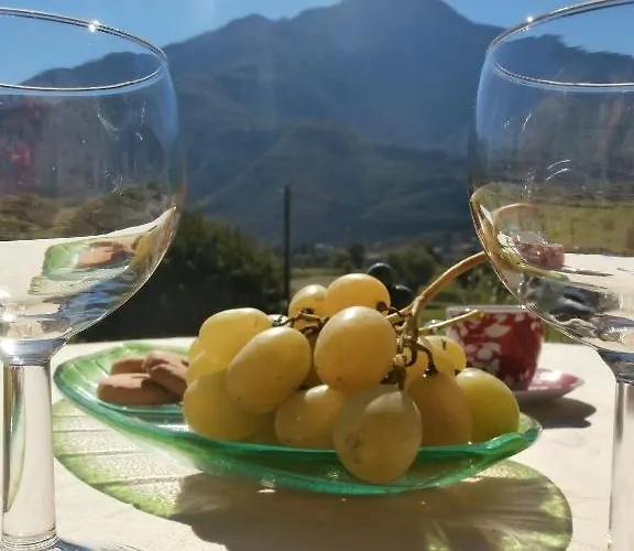 Borgo Erbiola Κατάλυμα σε φάρμα Colico